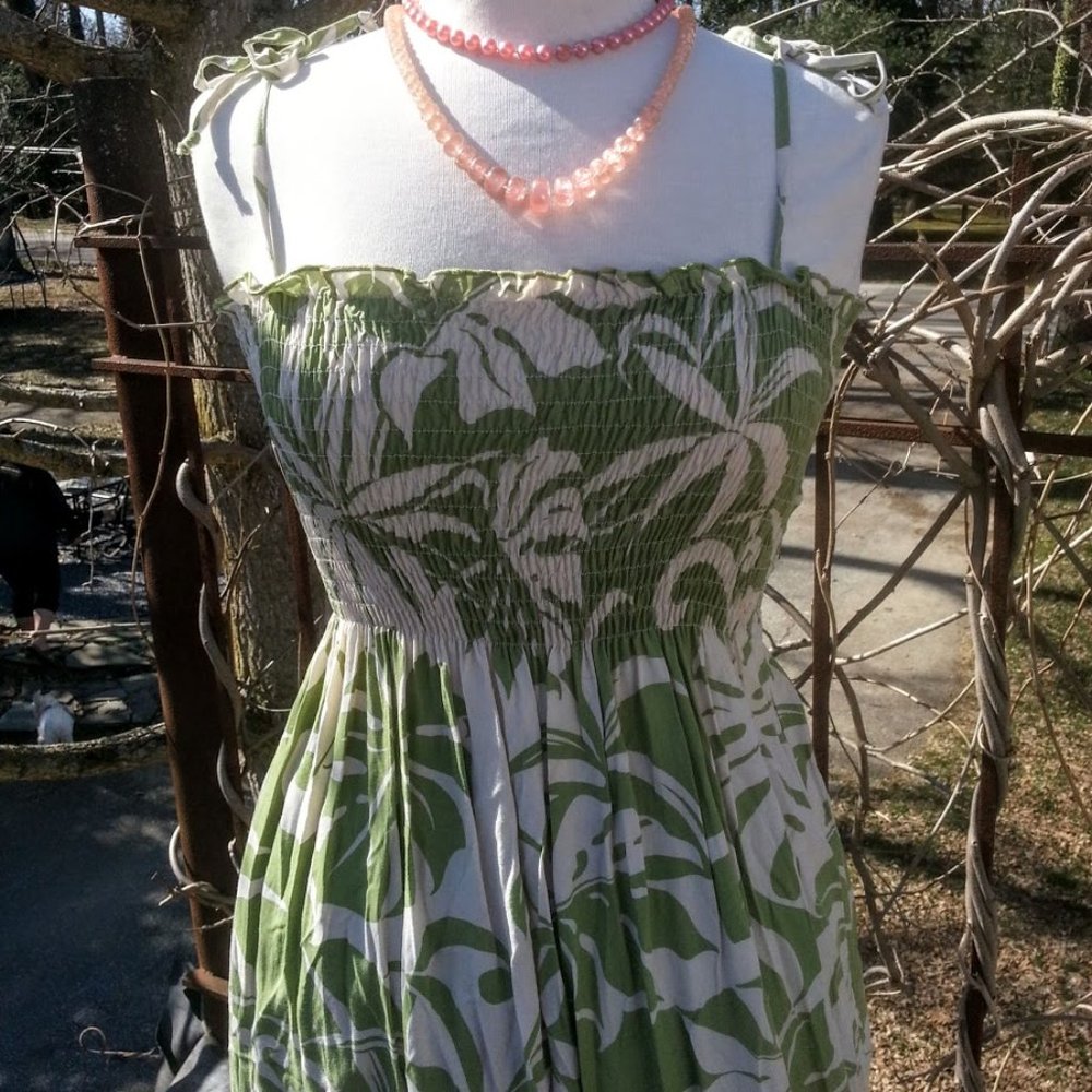 Vintage Palm Leaf Hawaiian dress by Shannon Marie - Picture 2 of 4